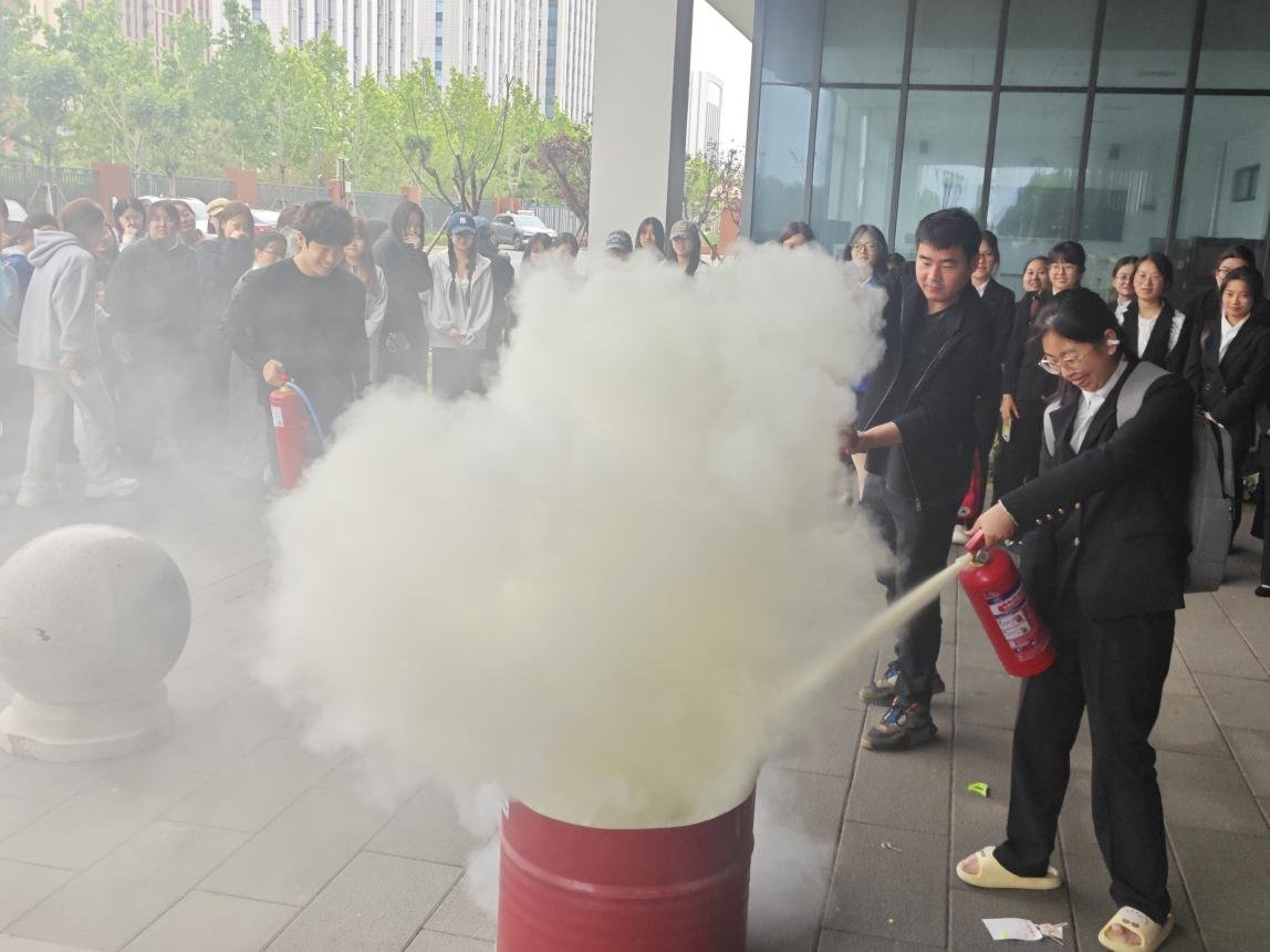 以“合铸匠心”党建品牌为引领